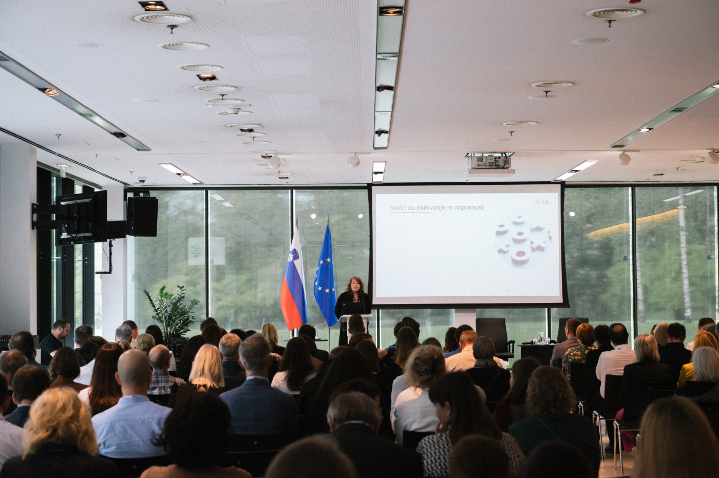 Predstavitev-konferenca-Brdo.jpg