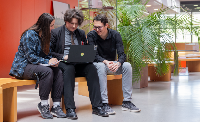 800x470 - UL FRI 03 (Bor Slana:STA).png