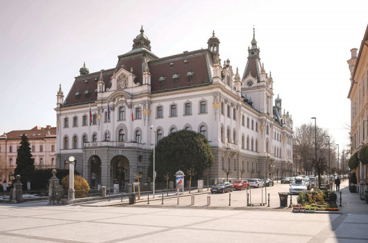 Prenovljeno poslopje Univerze v Ljubljani..jpg