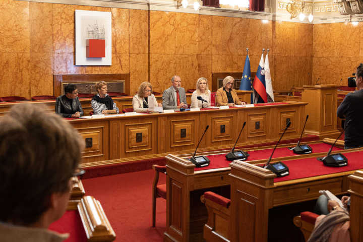 Tiskovna konferenca