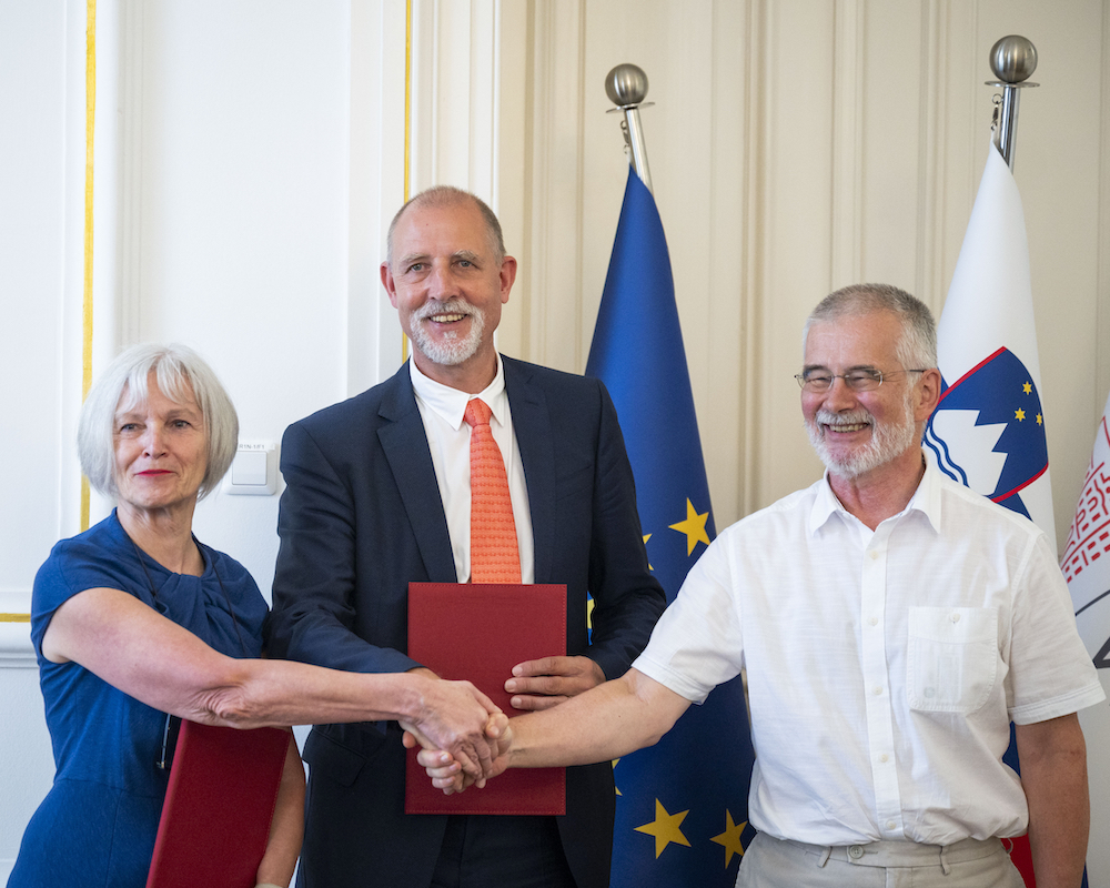 Podpis pogodbe o pridruženem članstvu Univerzitetne klinike Golnik
