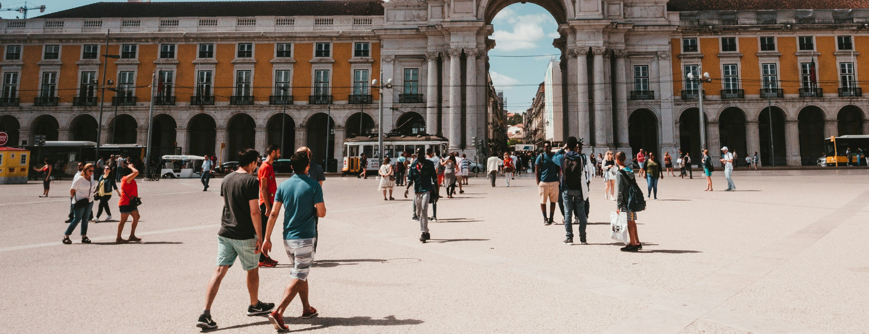 Claudio Schwarz/Unsplash