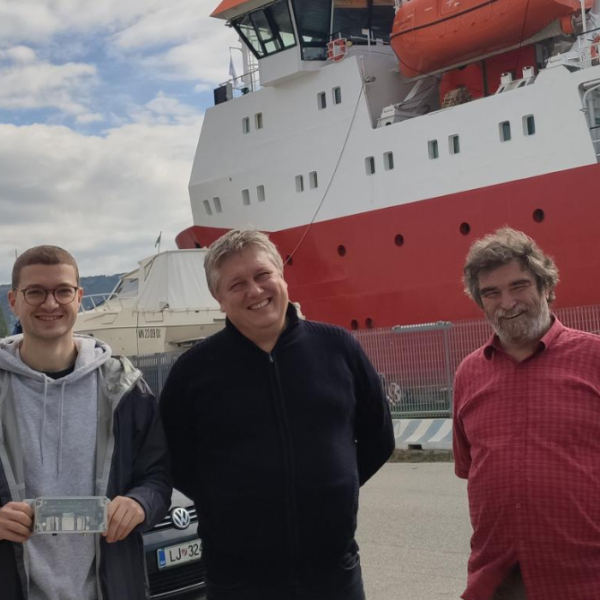 Ekipa pametne škatle