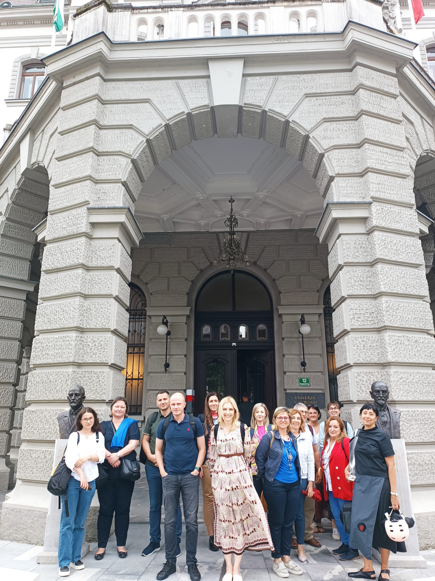 AL4LIFE Ljubljana meeting, Rectorate - group photo 1.jpg